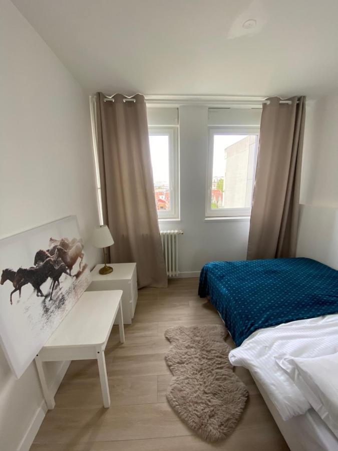 Grand Appartement Courbevoie Paris מראה חיצוני תמונה