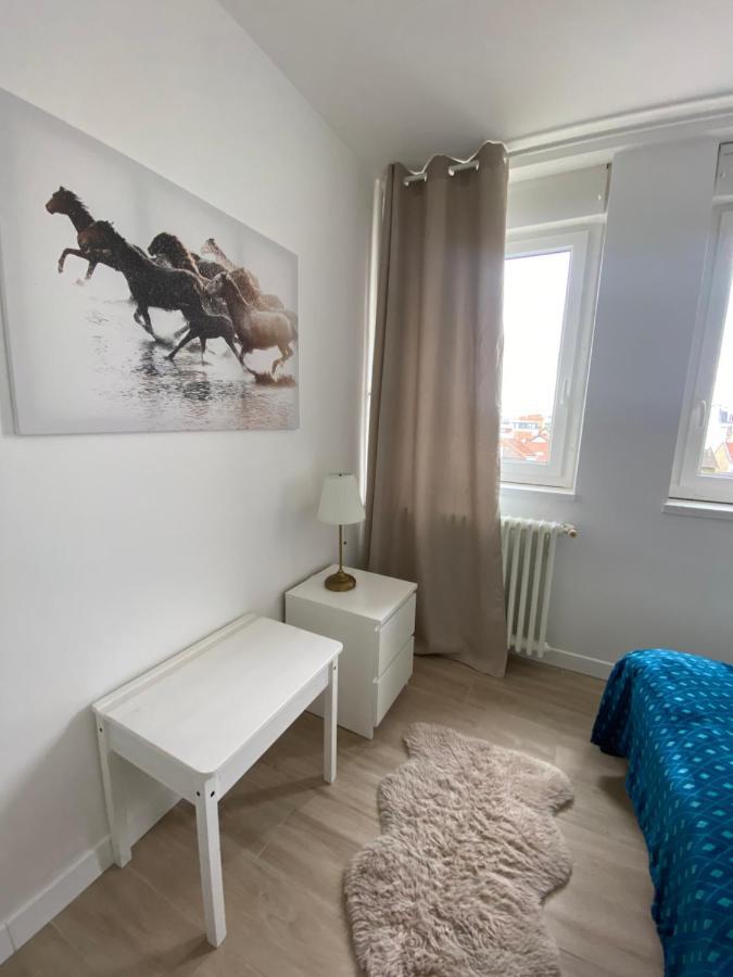 Grand Appartement Courbevoie Paris מראה חיצוני תמונה