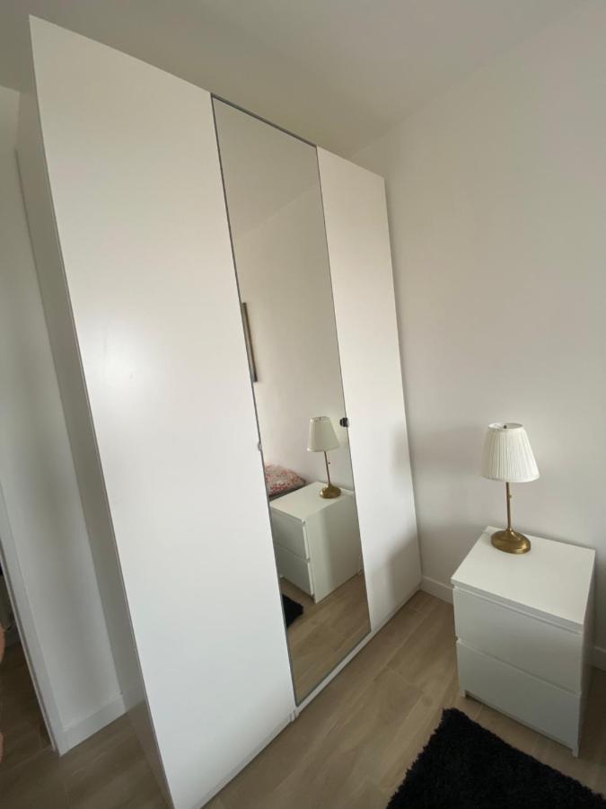 Grand Appartement Courbevoie Paris מראה חיצוני תמונה