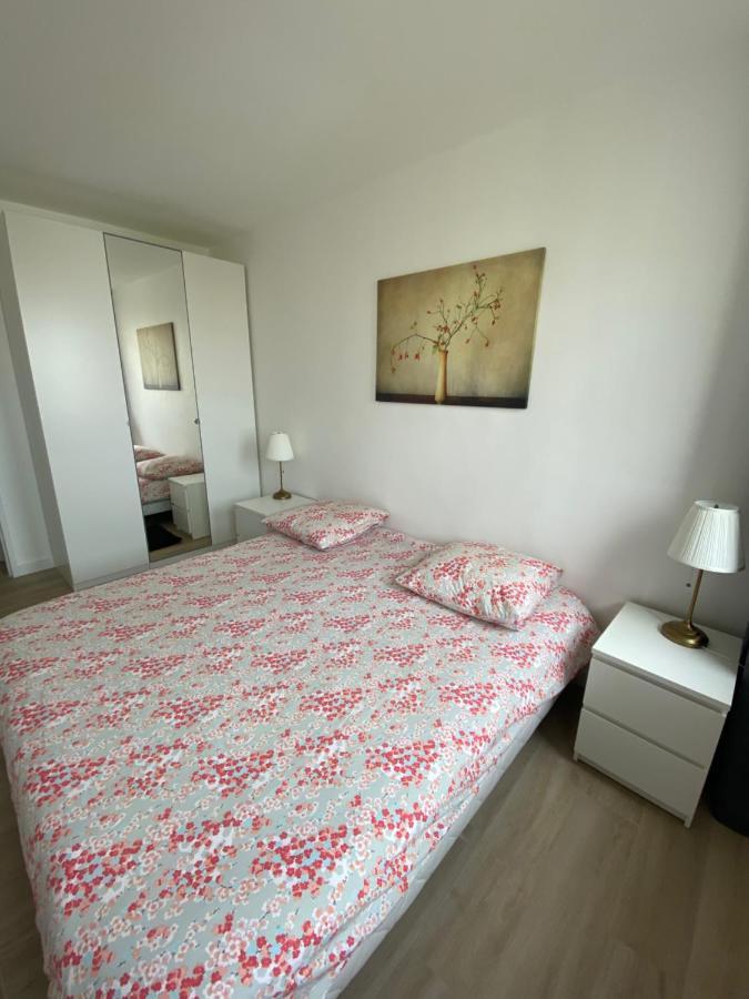 Grand Appartement Courbevoie Paris מראה חיצוני תמונה
